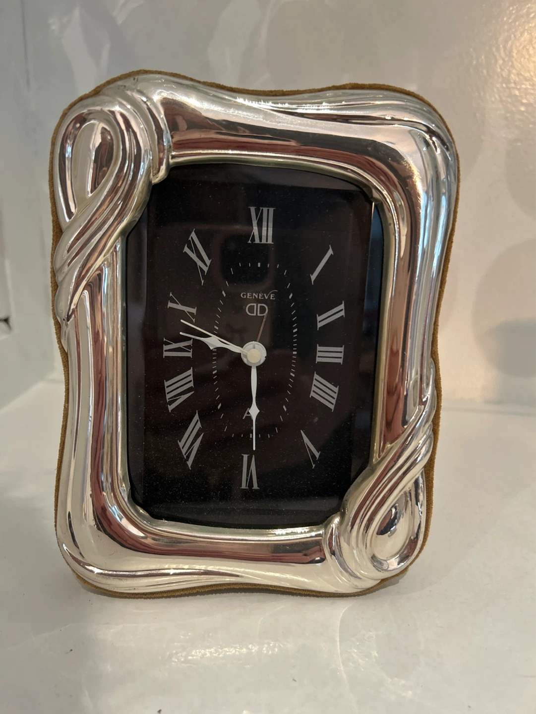 Genève Alarm Clock