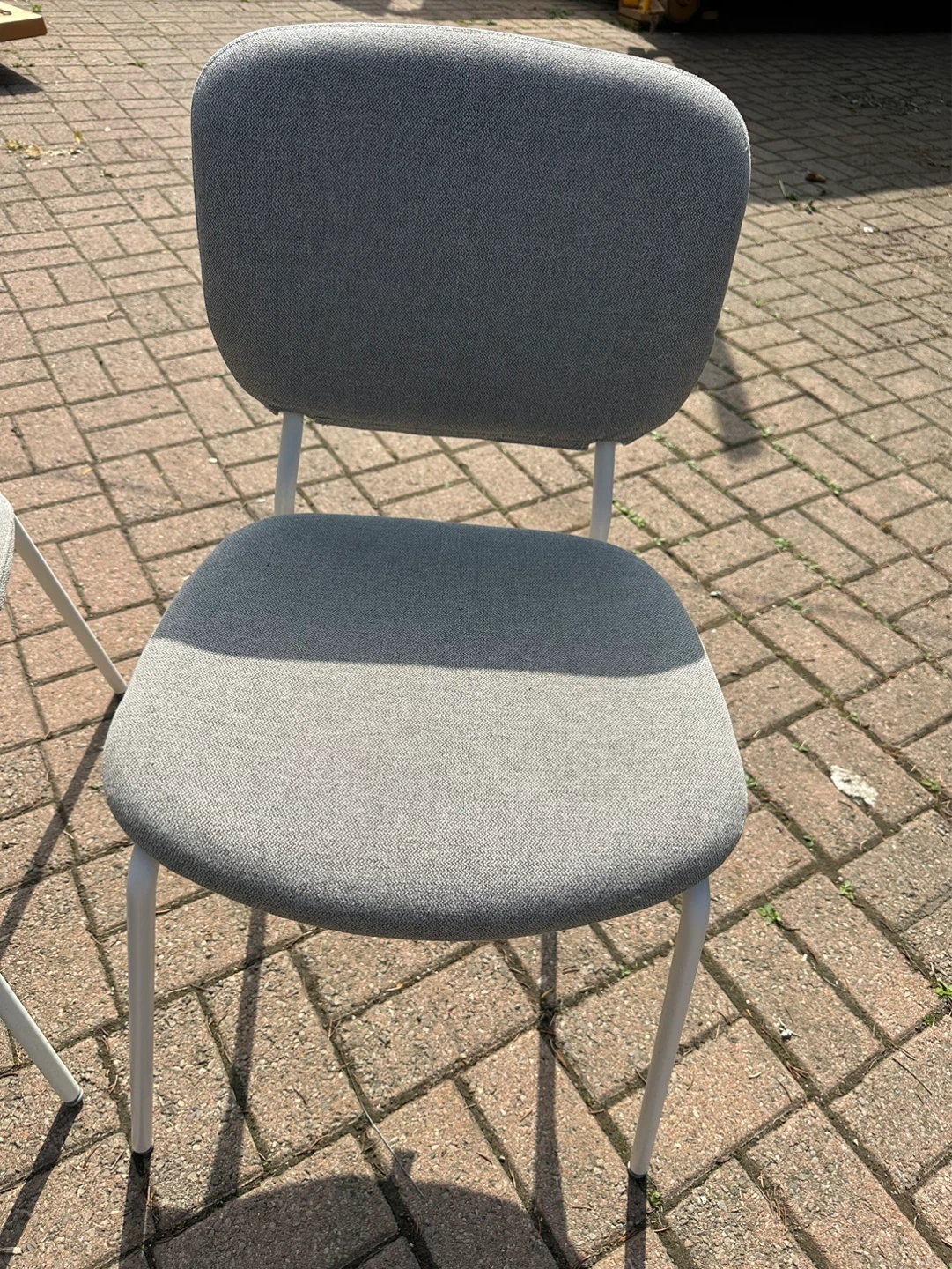 🔥Moving Sale🔥IKEA VIHALS Chair.  $55 for 2 - photo 2