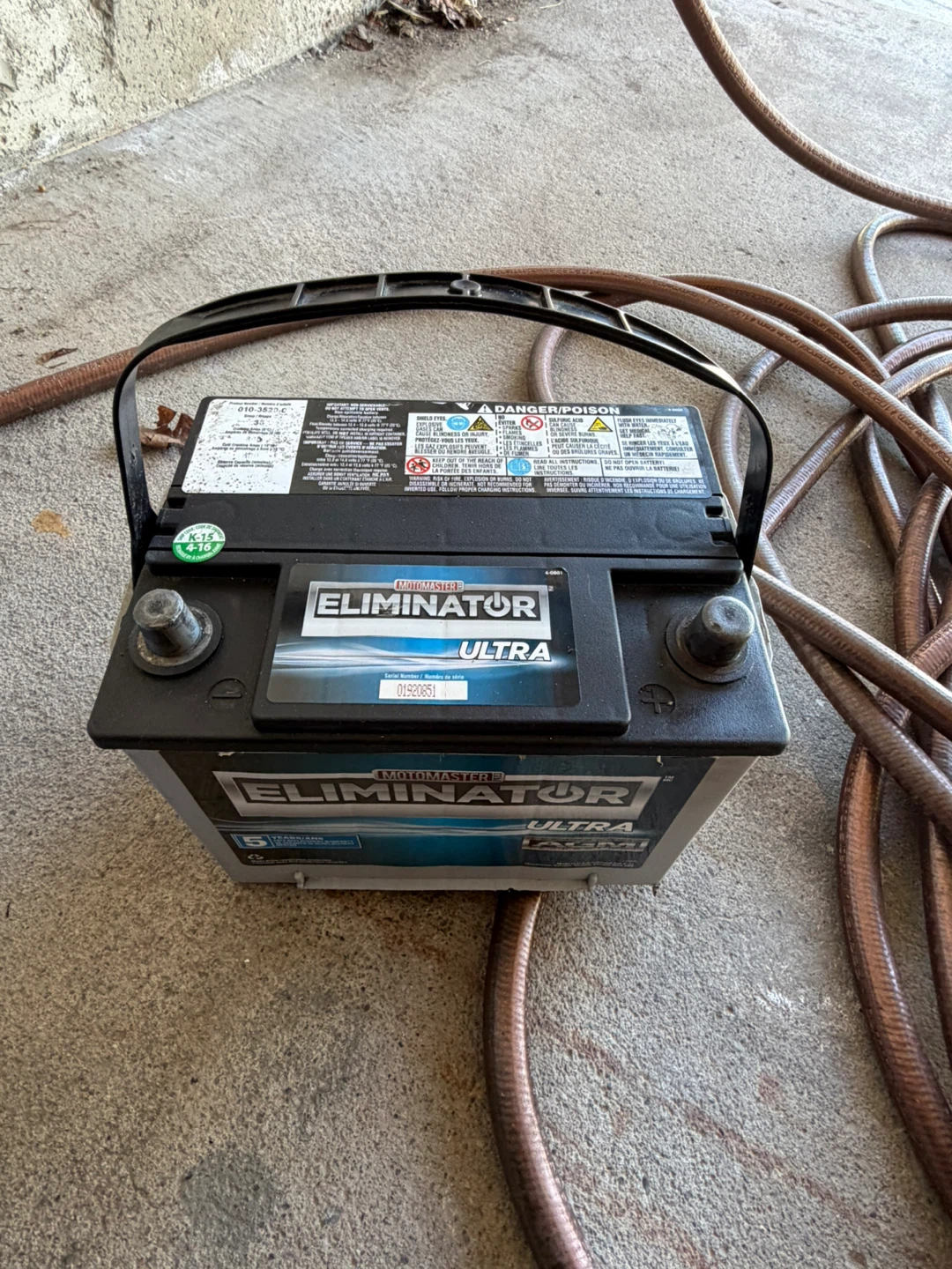 Motomaster Eliminator Ultra Automotive Battery  (untested) - photo 3