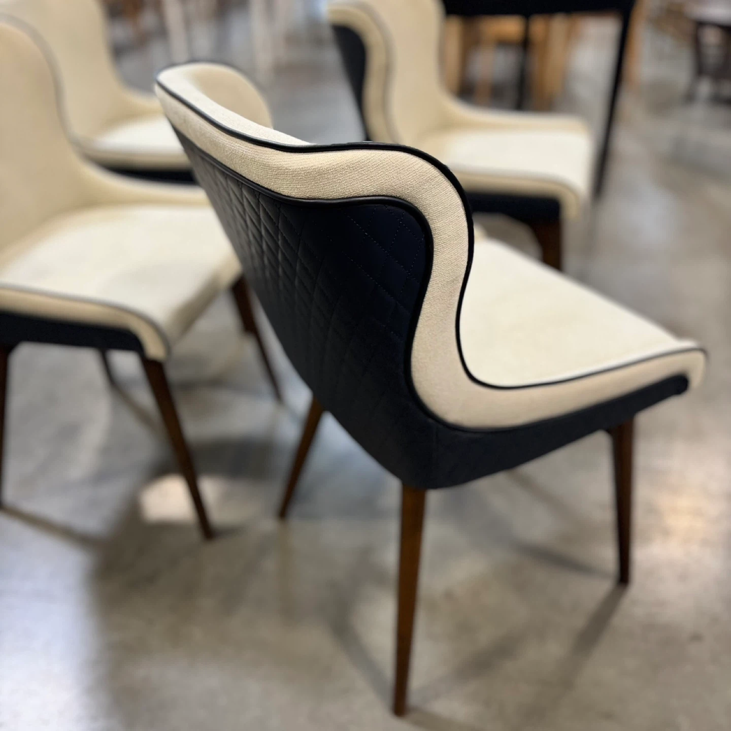 Set of Mid-century style armless Accent Chairs - photo 2