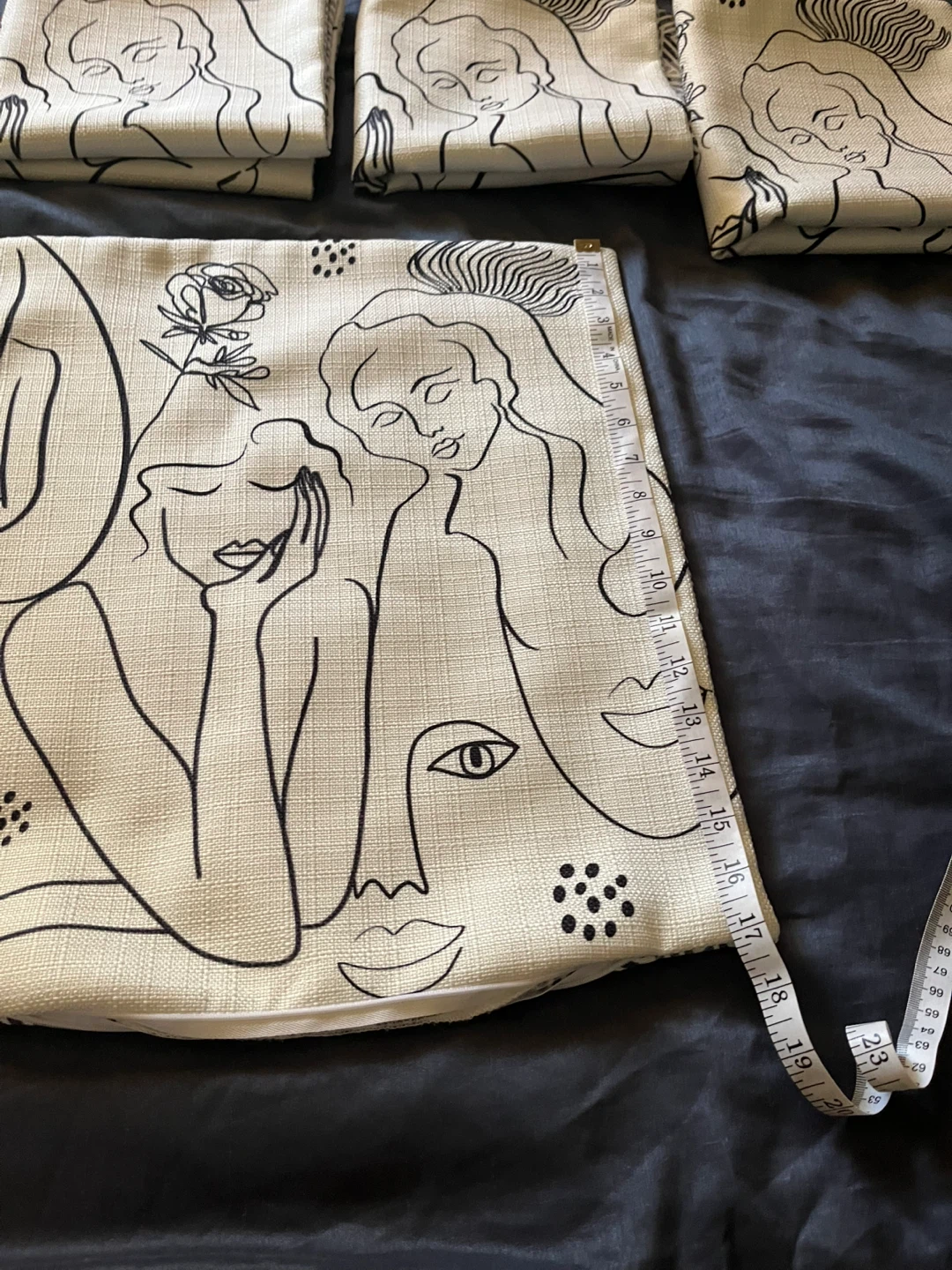 Set of 4 Abstract Face Print Pillow Covers - photo 5