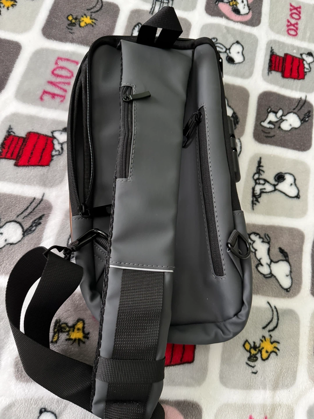 Fashion Sling Bag with USB Port and Lock - photo 2