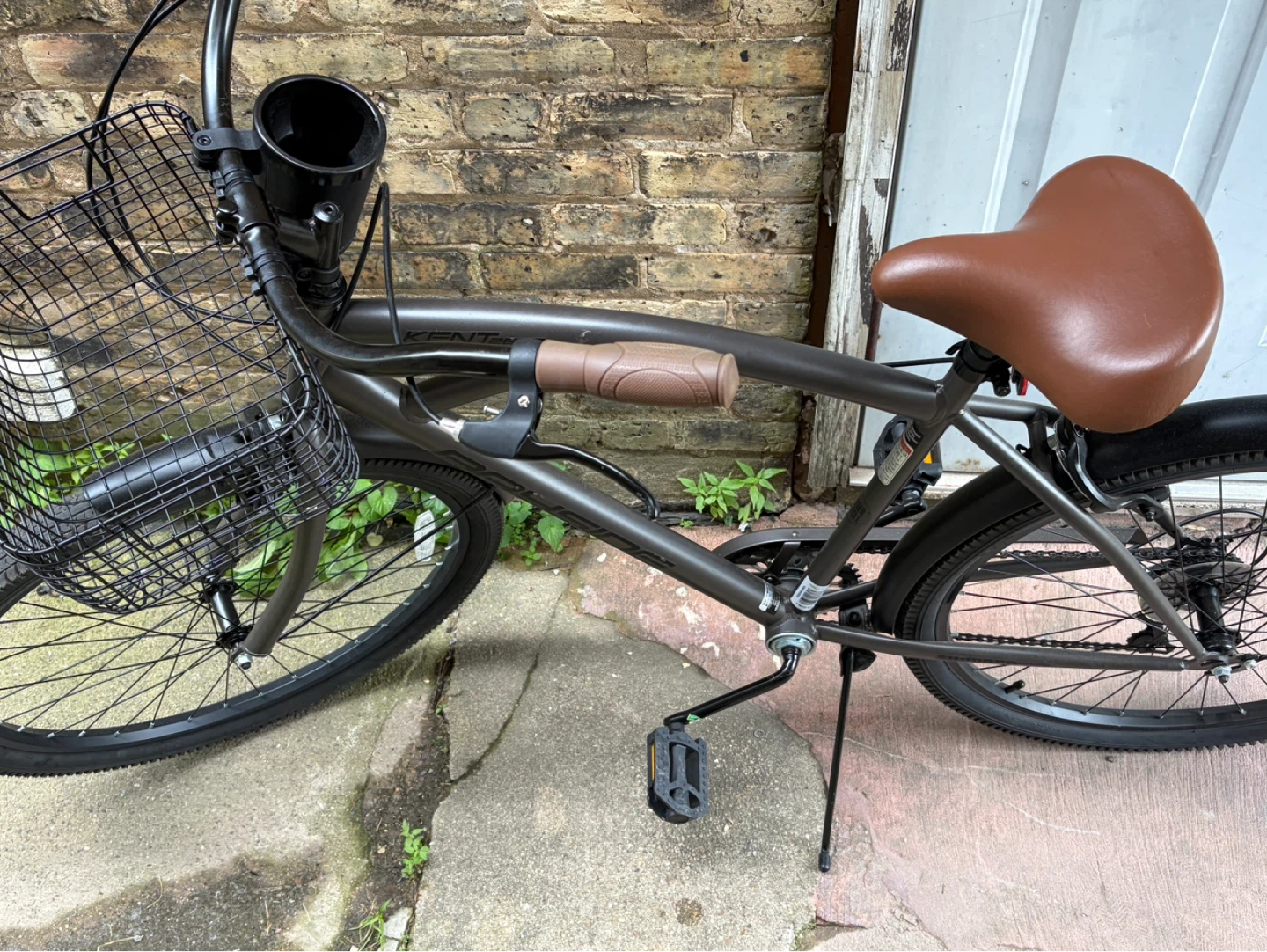 Kent Cruiser Bicycle with Basket