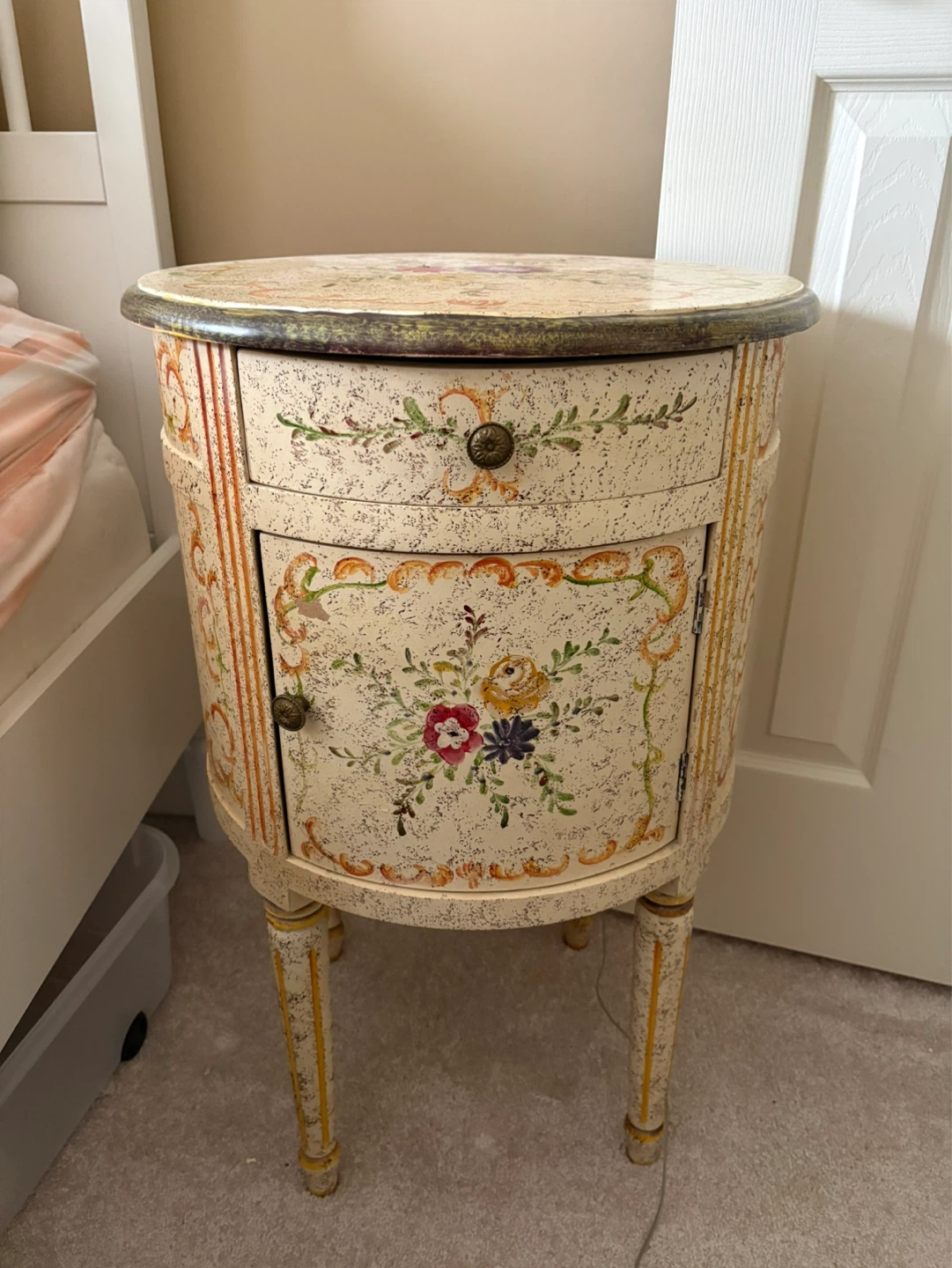 Vintage Floral Accent Side Table - photo 2