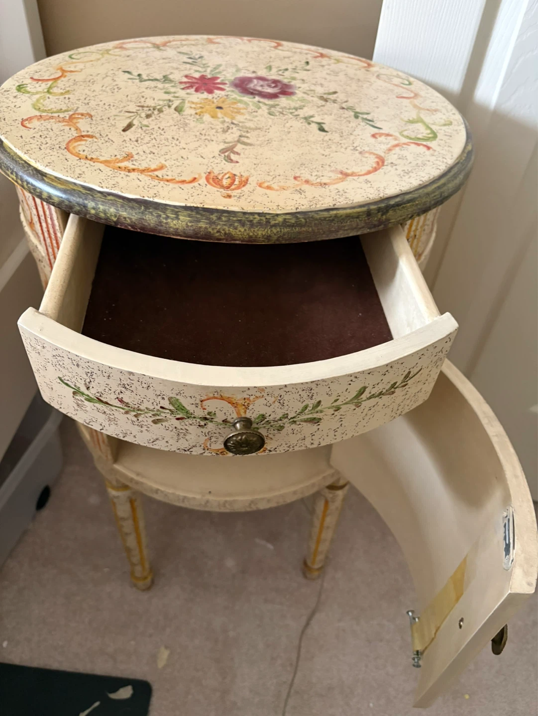 Vintage Floral Accent Side Table - photo 4