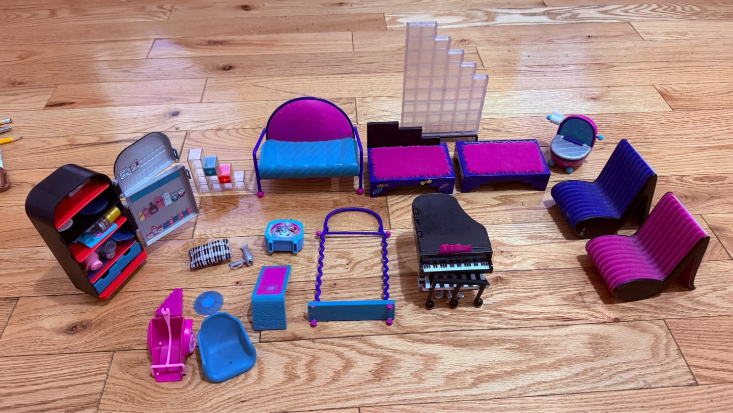 Monster High Doll Accessories & Furniture Lot