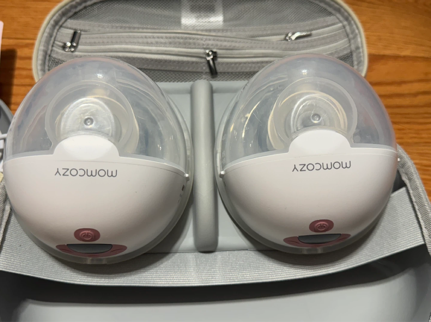 Like new- Momcozy M5 Electric Breast Pump Wearable - photo 2