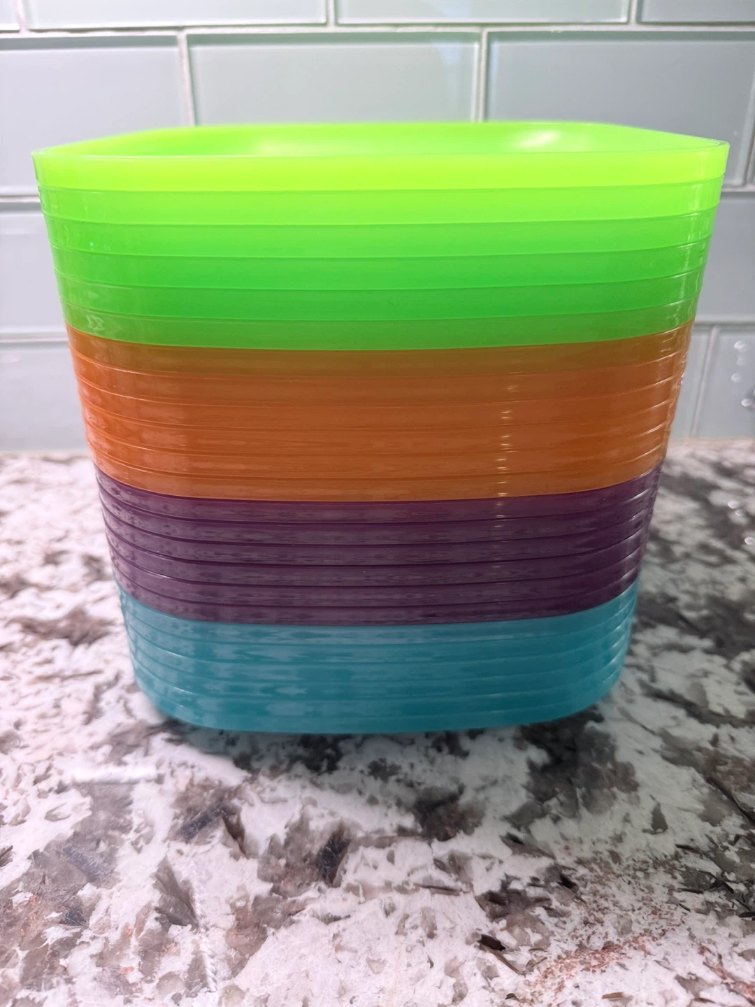 Tupperware Square Plates - photo 2