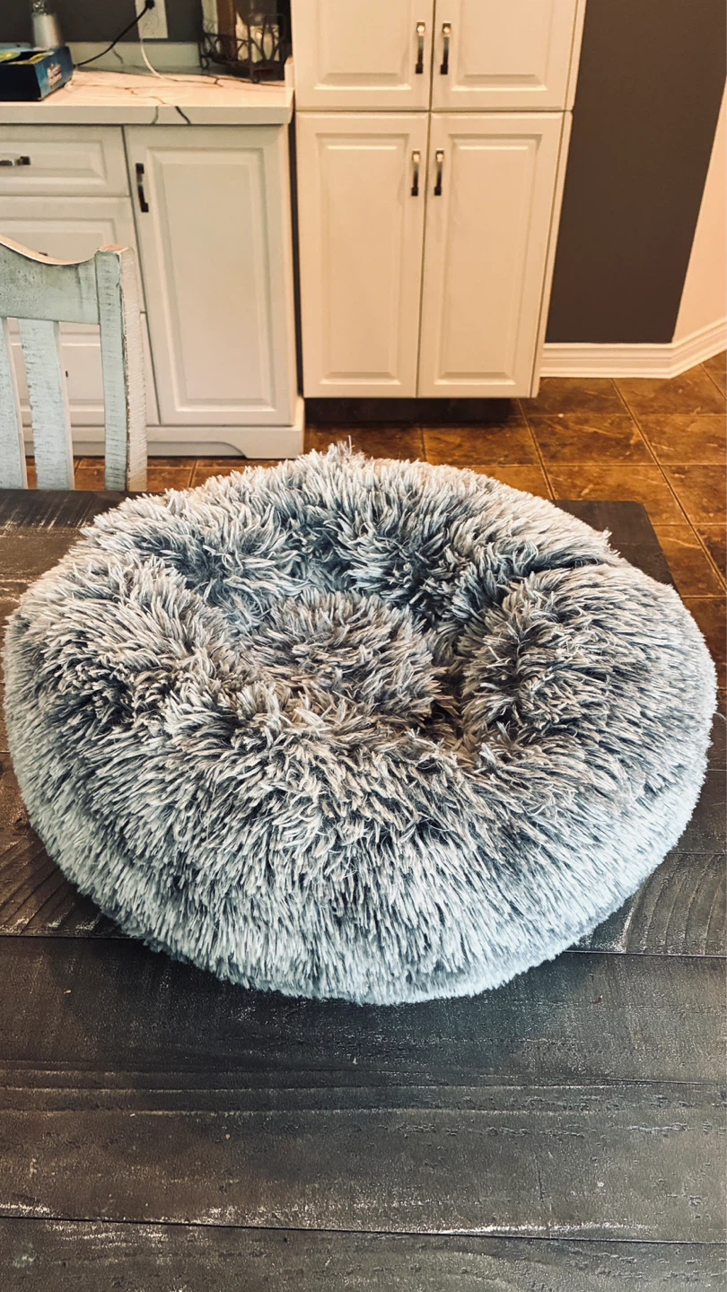 Small plush pet bed in great condition & clean