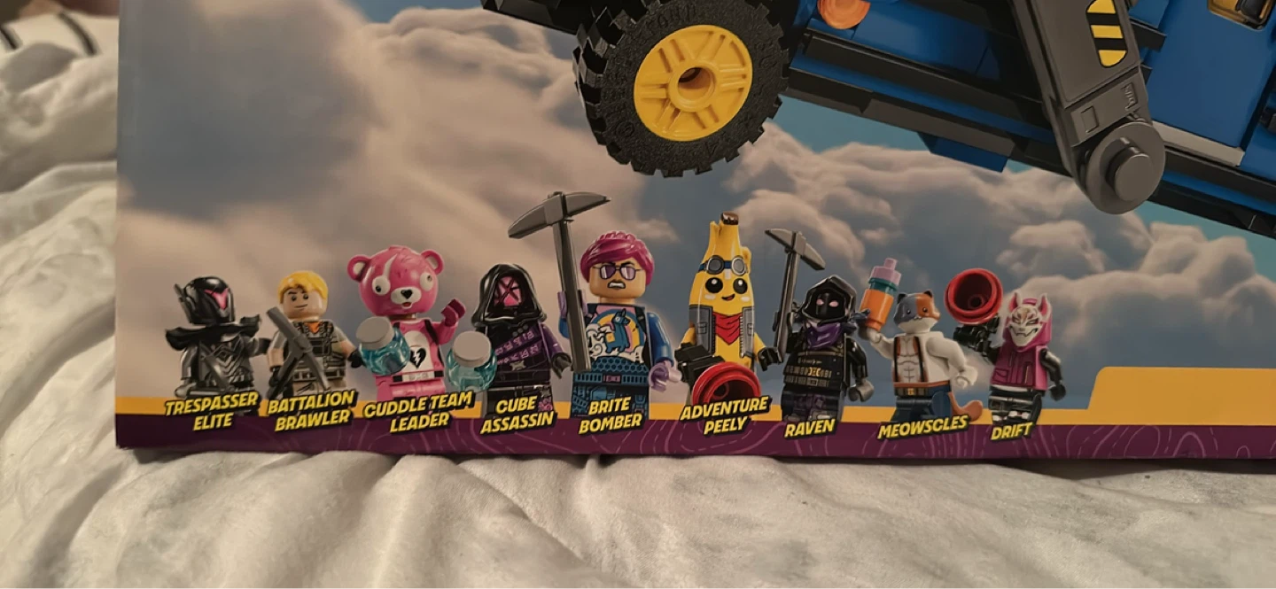 LEGO Fortnite 77073 Battle Bus Building Toy - photo 2