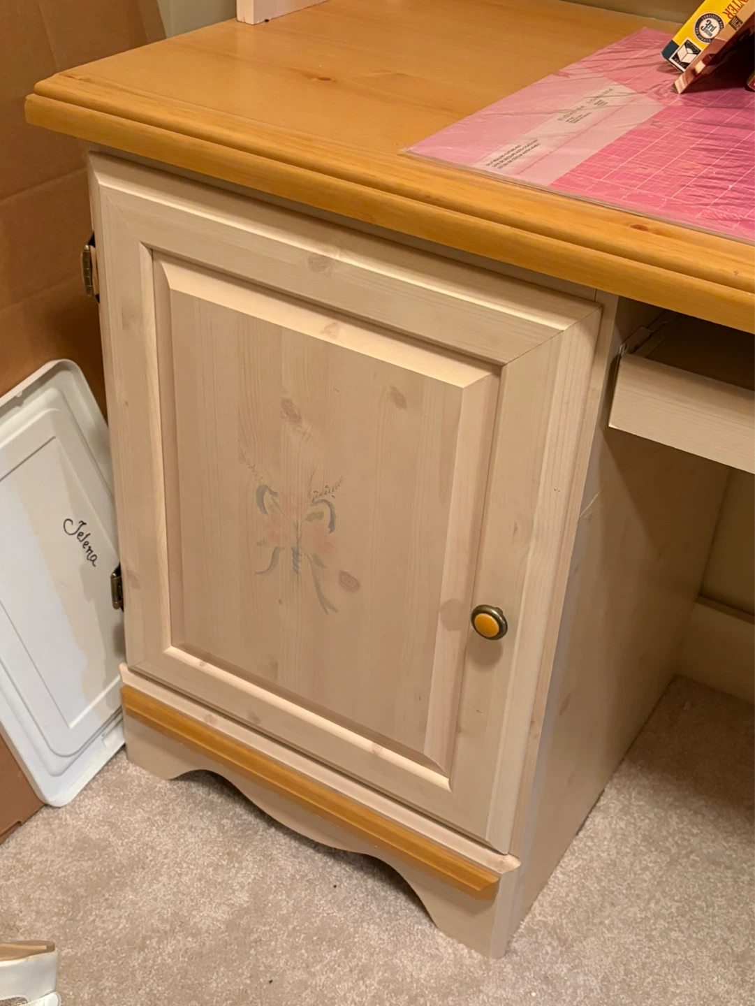 Desk with Hutch - photo 5