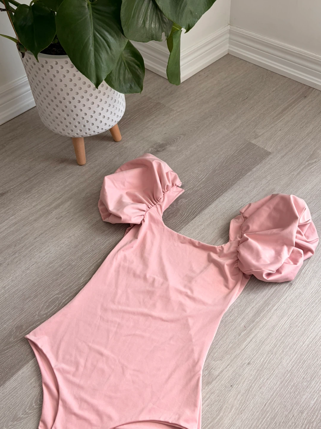 Pink blouse Puff Sleeve One-Piece new.