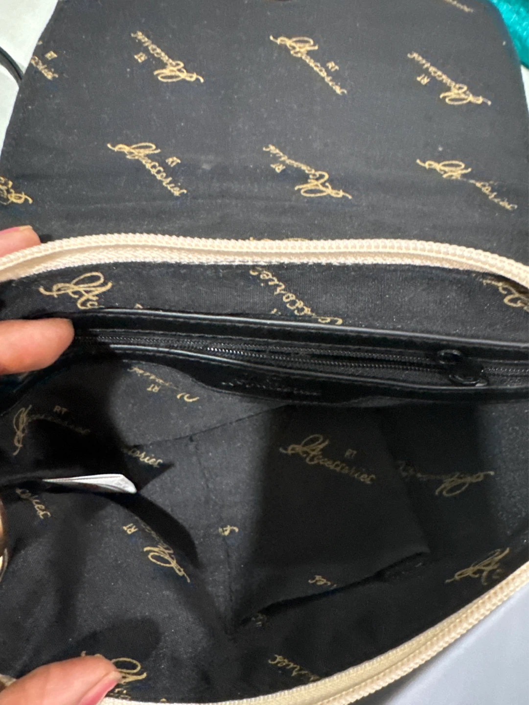 Betsey Johnson Cream & Black Shoulder Bag - photo 3