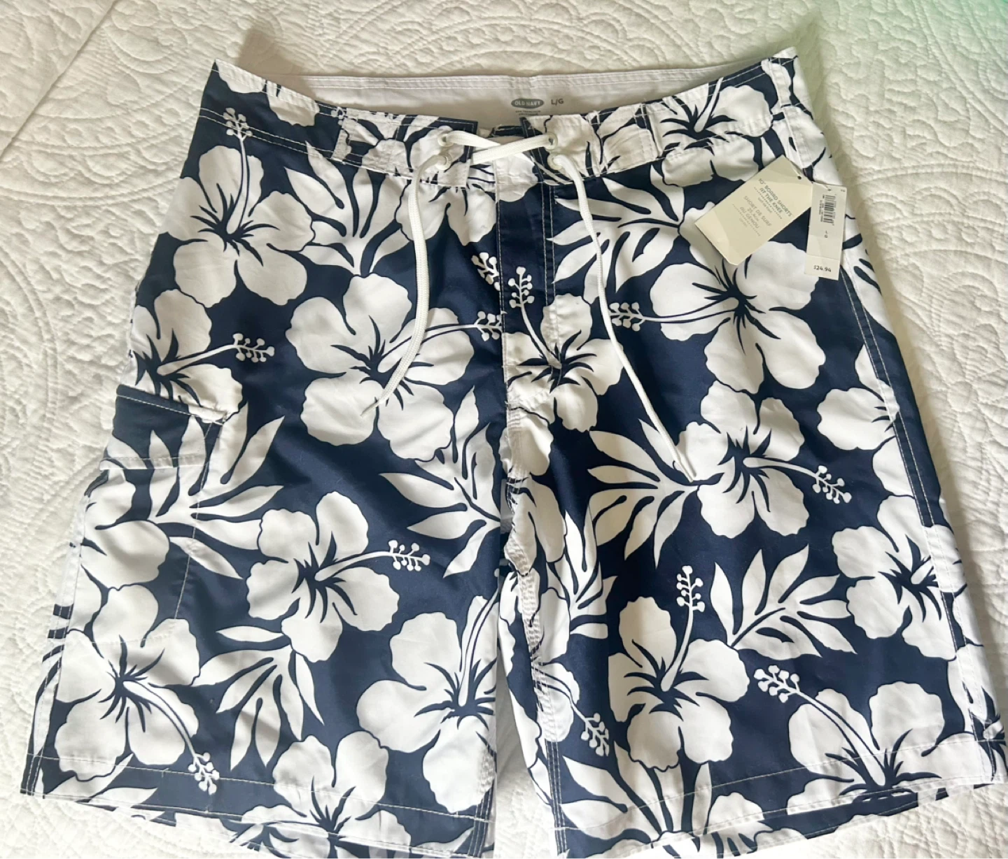 NWT- Old Navy Men's Hawaiian Swim Trunks Size L/G