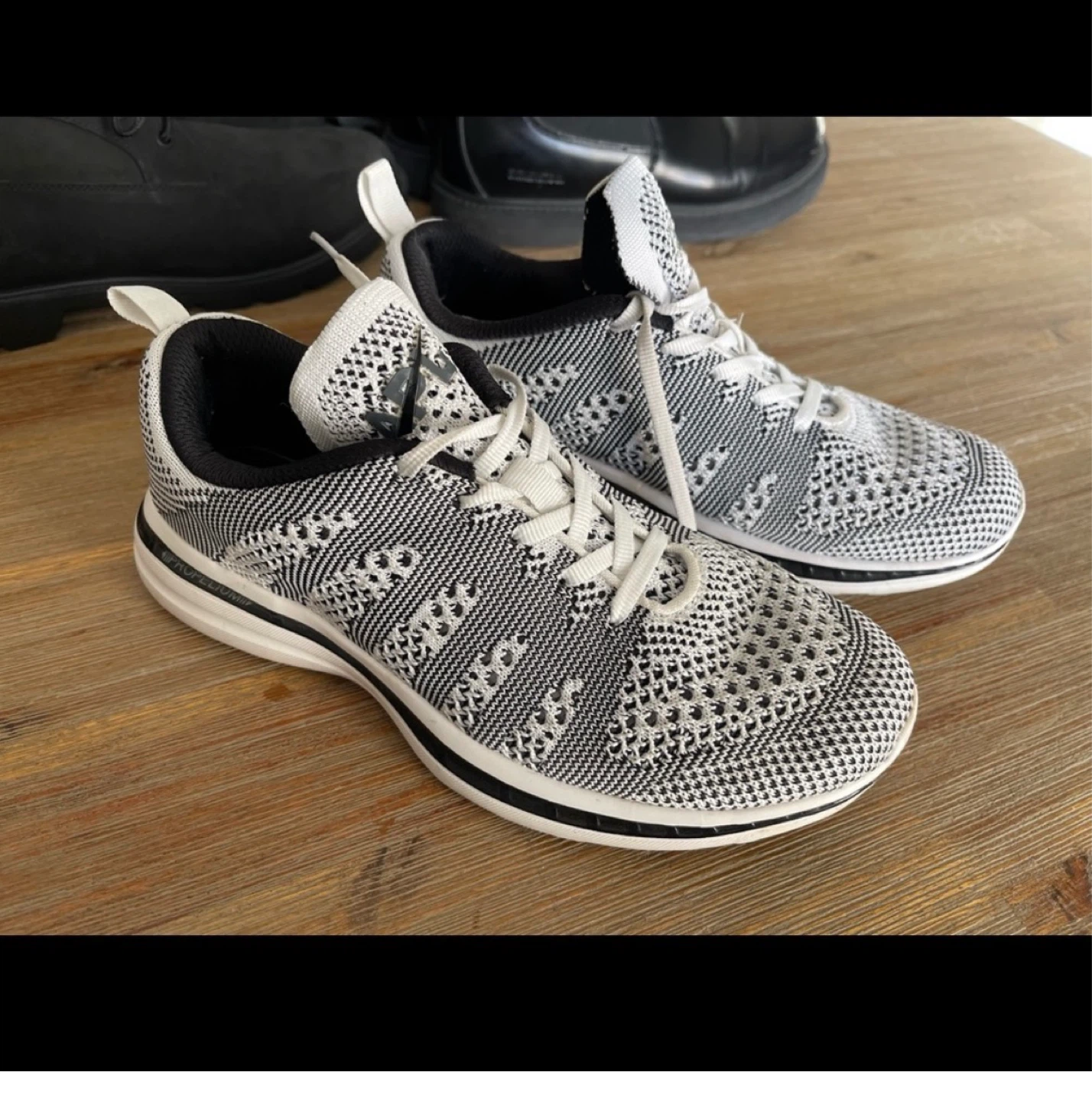 APL women’s shoes size 6.5