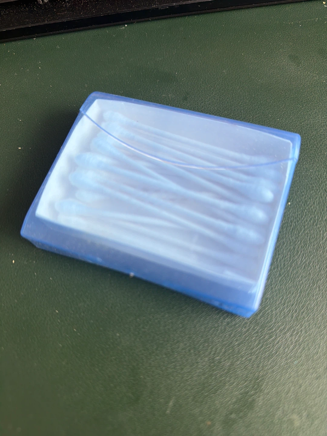 Free Q-tip Cotton Swabs with Case