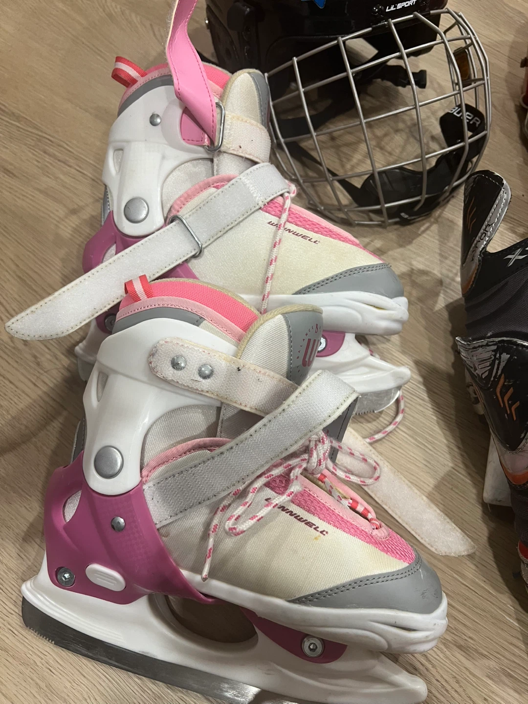Bauer Hockey Skates and Helmets - photo 2