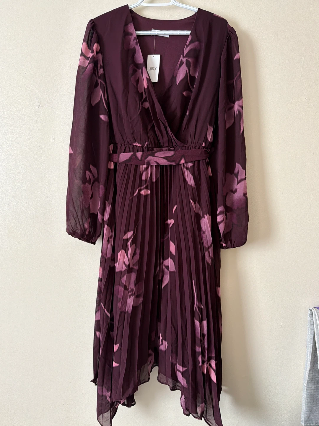Suzy Shier Plum Floral Pleated Midi Dress