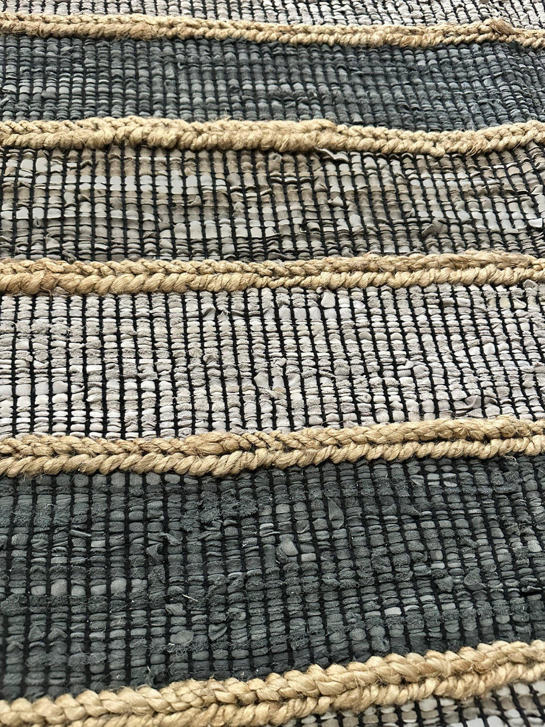 Genuine Leather Rug – 6’ x 4’ - photo 2
