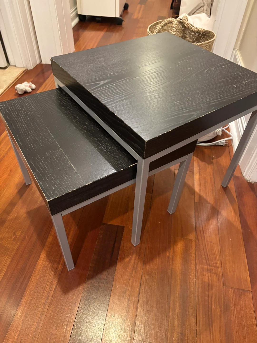 Small nesting tables. Free
