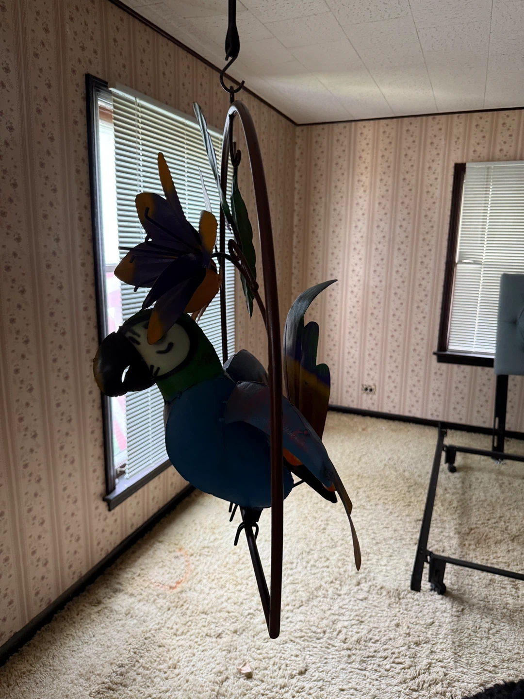 2ft Metal Parrot and Flower Hanging Decor - photo 2