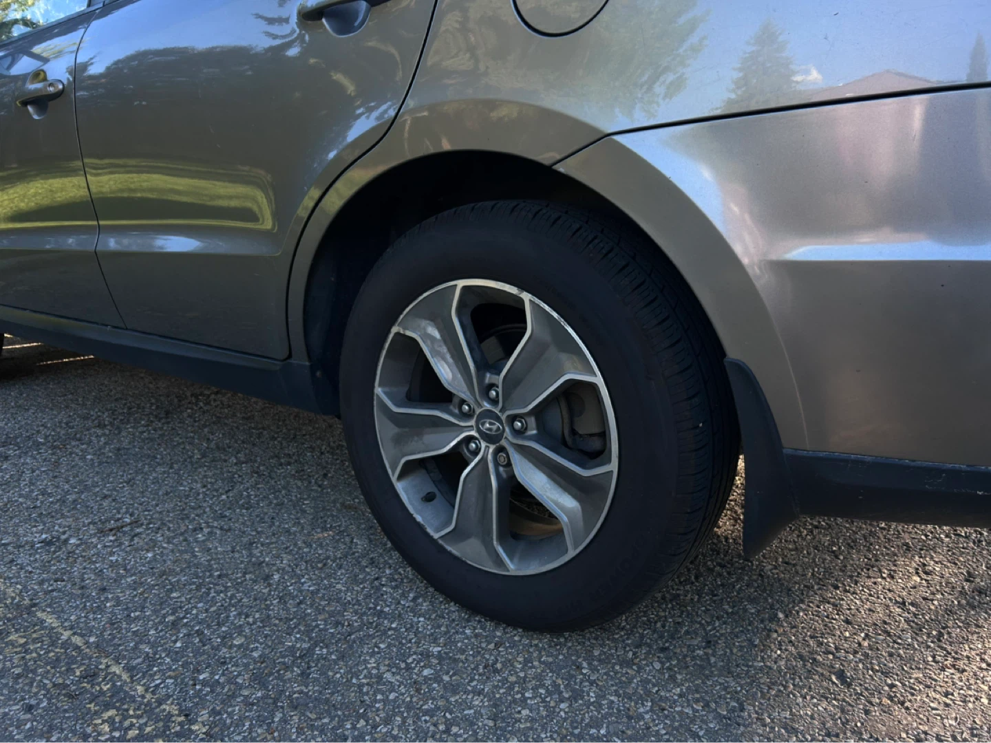Hyundai Santa Fe SUV - photo 2