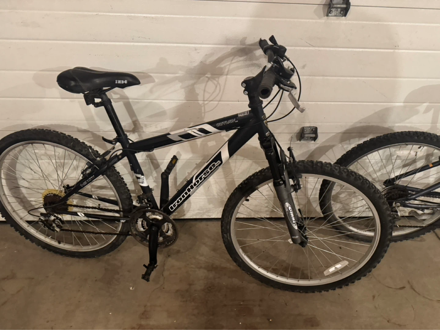 3 Adult Men’s Aluminum Mountain Bikes - photo 4