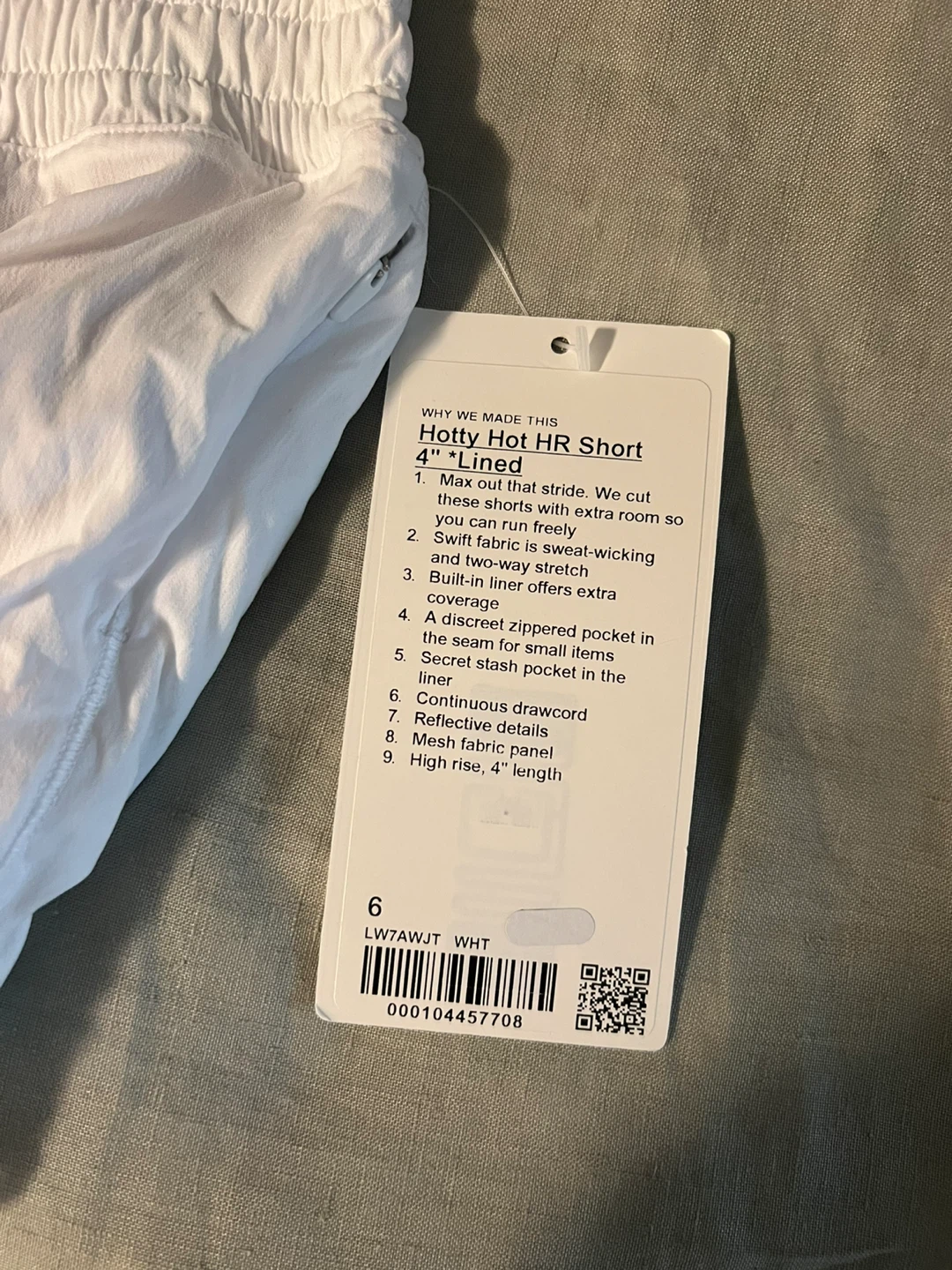 NWT Lululemon Hotty Hot Shorts - size 6 - photo 5