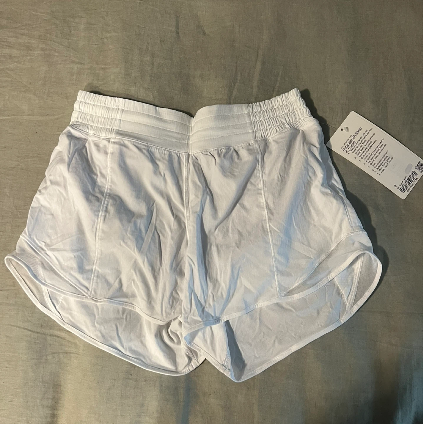 NWT Lululemon Hotty Hot Shorts - size 6 - photo 3