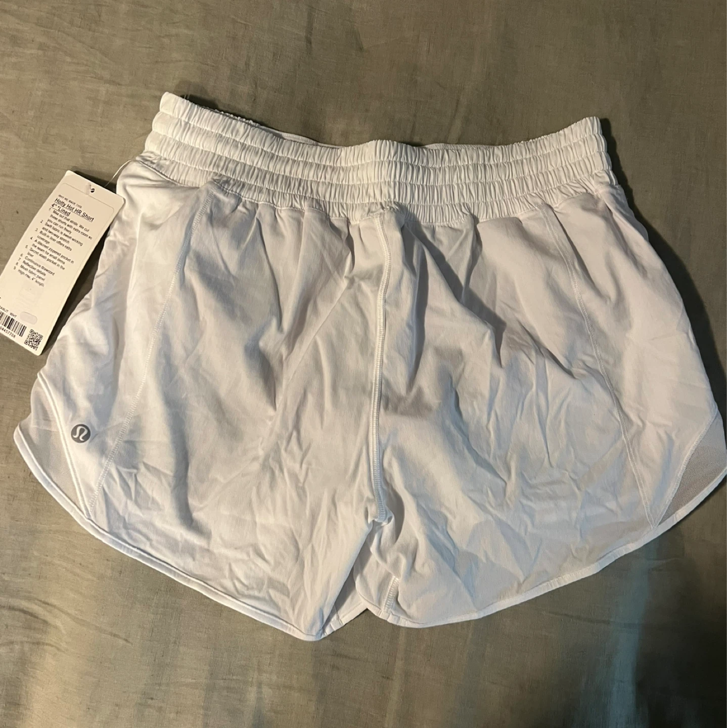NWT Lululemon Hotty Hot Shorts - size 6 - photo 4