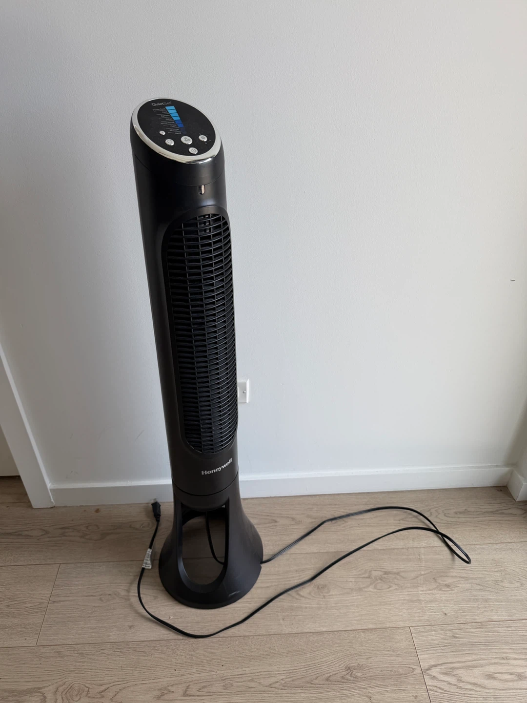 Honeywell AC Rotating Tower QuietSet