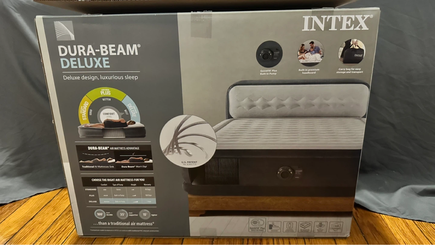 Queen Size Air Mattress with built-in pump. - photo 3