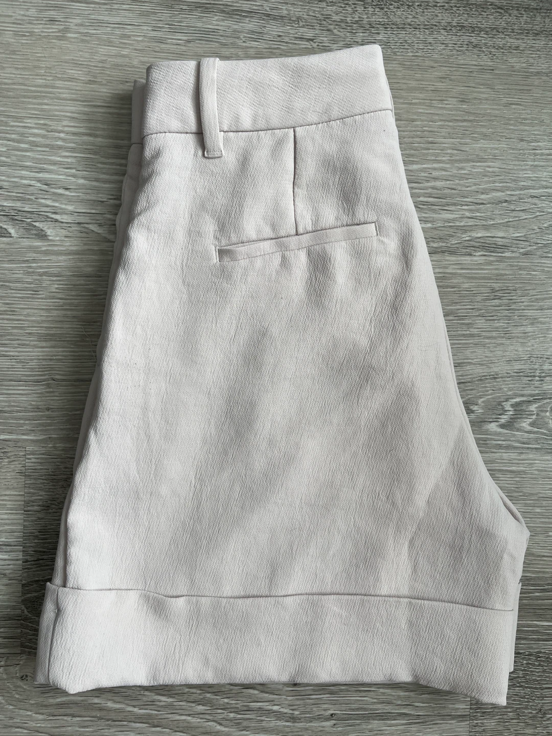 Wilfred Pleated High-Rise Shorts, Size 6 - photo 3