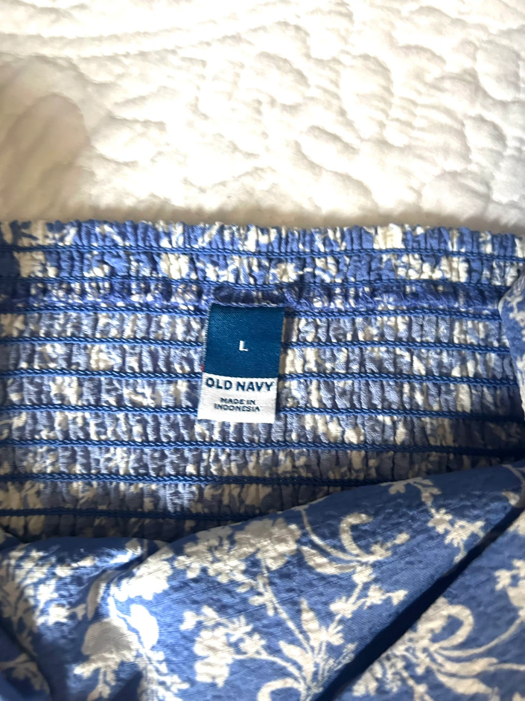 Old Navy Women’s L blue/white top - photo 2