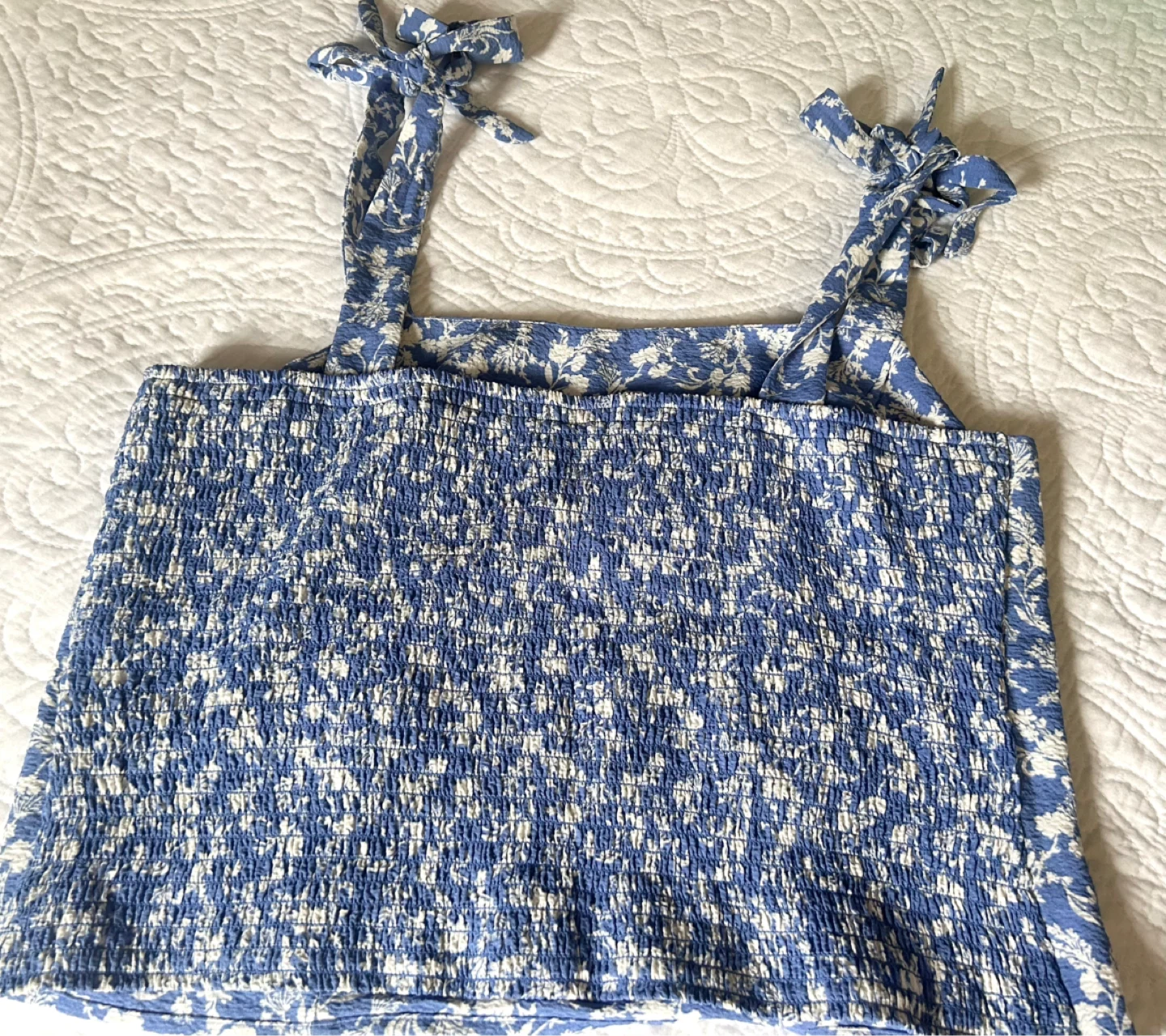 Old Navy Women’s L blue/white top - photo 3