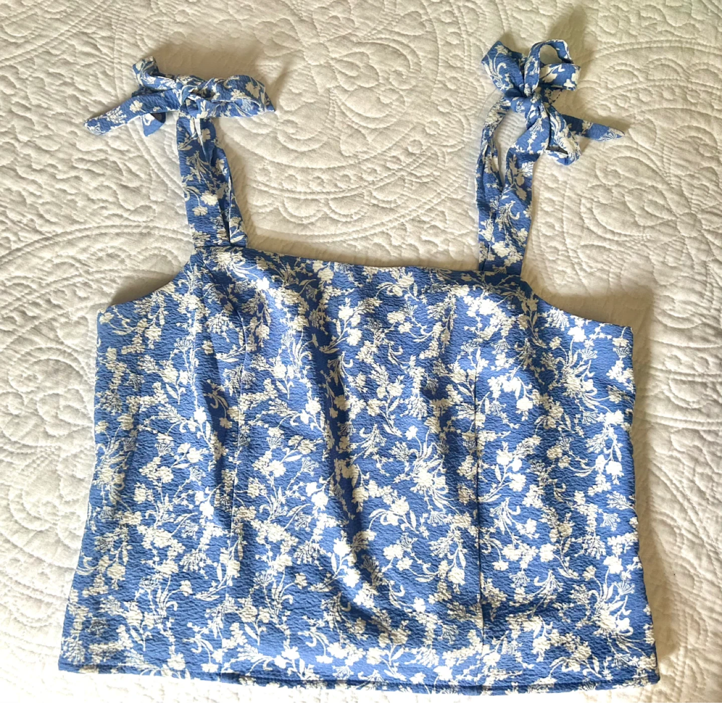 Old Navy Women’s L blue/white top