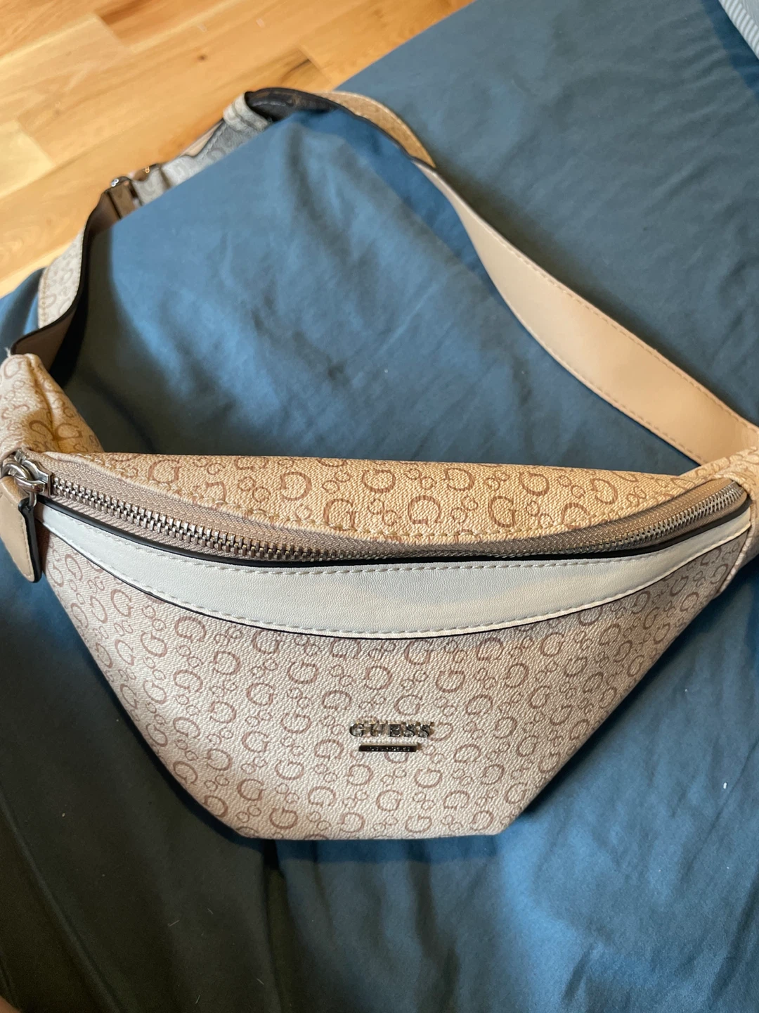 Guess Fanny Pack