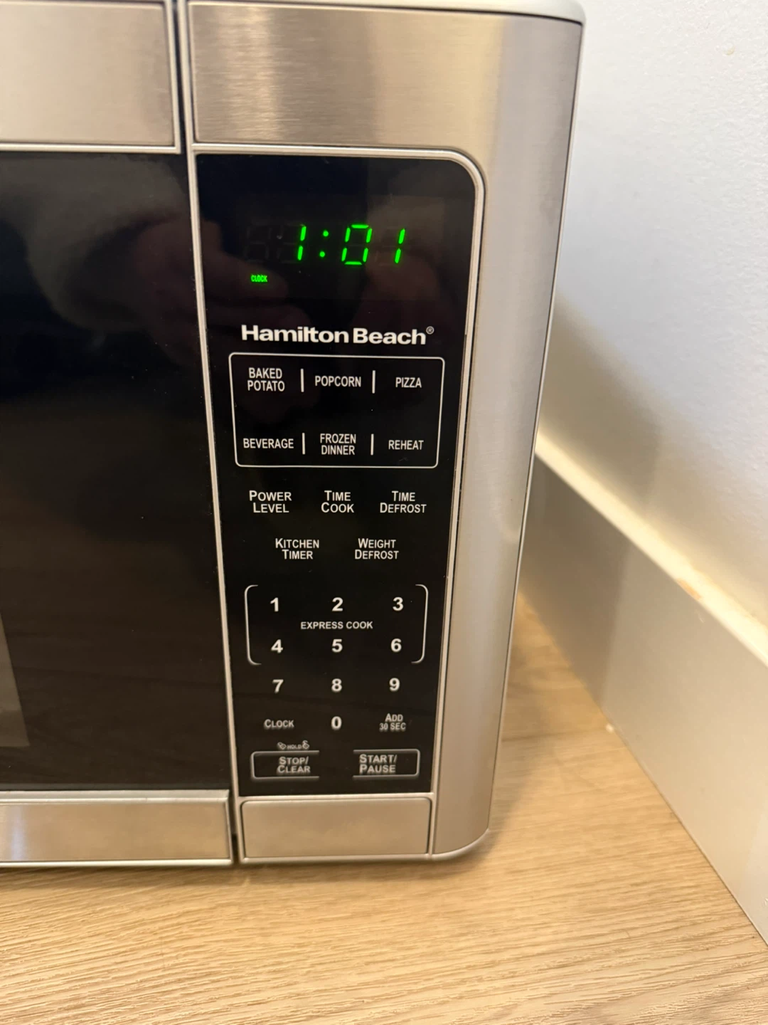 Hamilton Beach Microwave Oven - photo 2