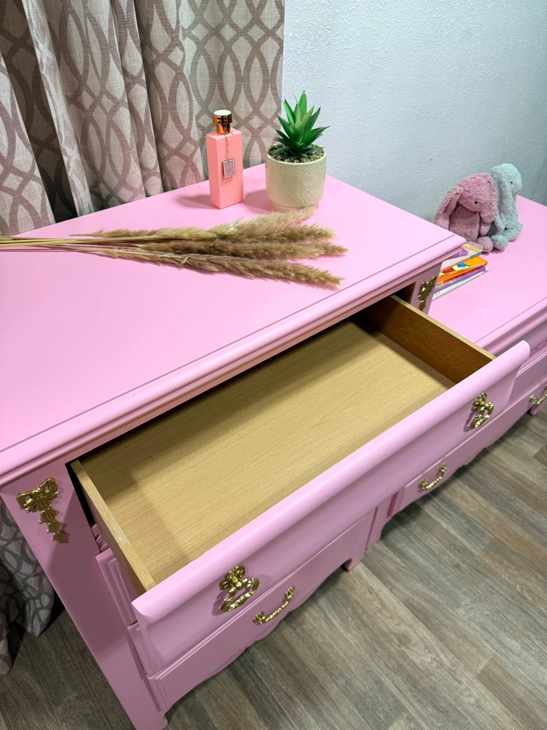 Beautiful Refinished Pink Mini Dresser Set - photo 5