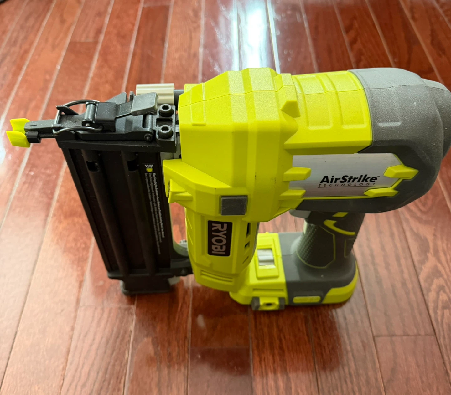Ryobi ONE+ 18V Brad Nailer (AirStrike Technology) - photo 2