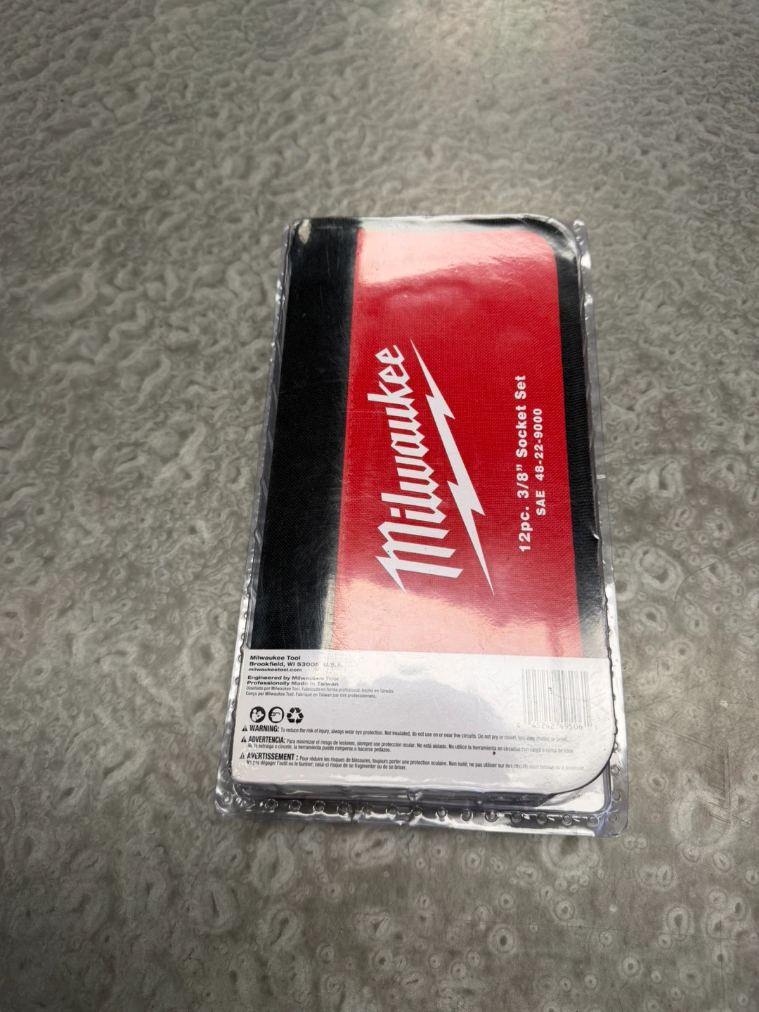 Milwaukee 12pc 3/8" Drive SAE Socket Set 48-22-9000 - photo 3