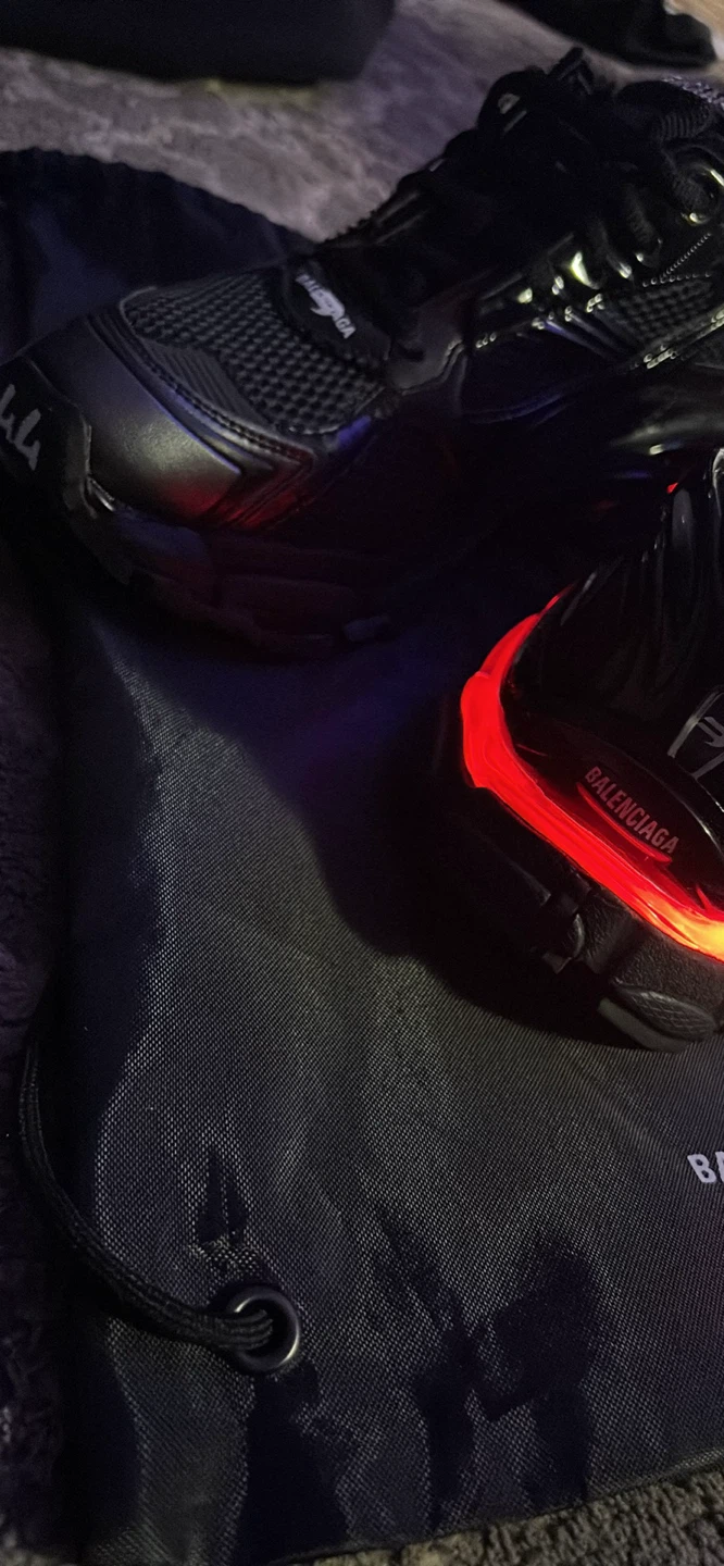 Balenciaga led runners - photo 2
