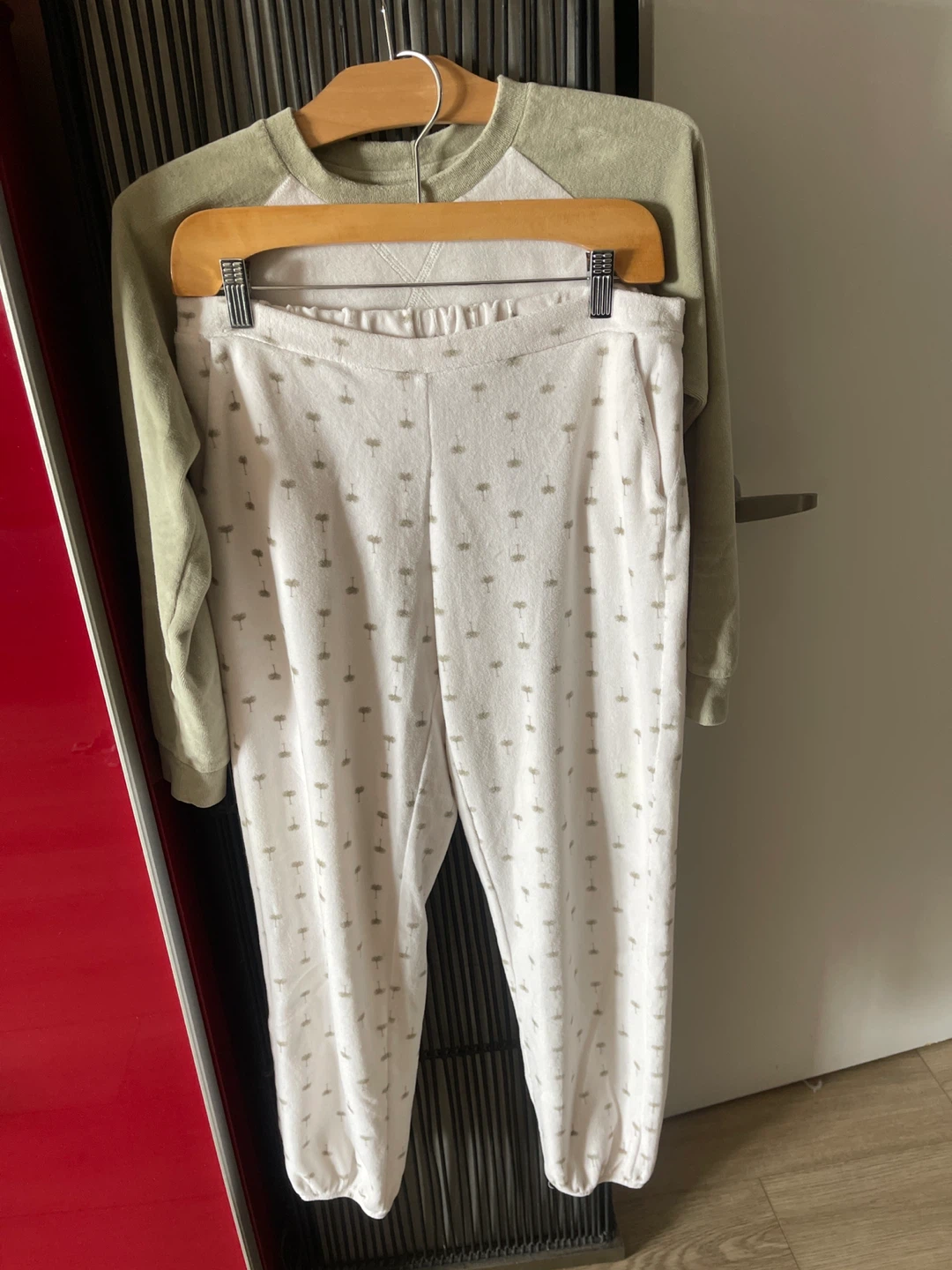 Natura Pajama Set - Sweatshirt and Pants