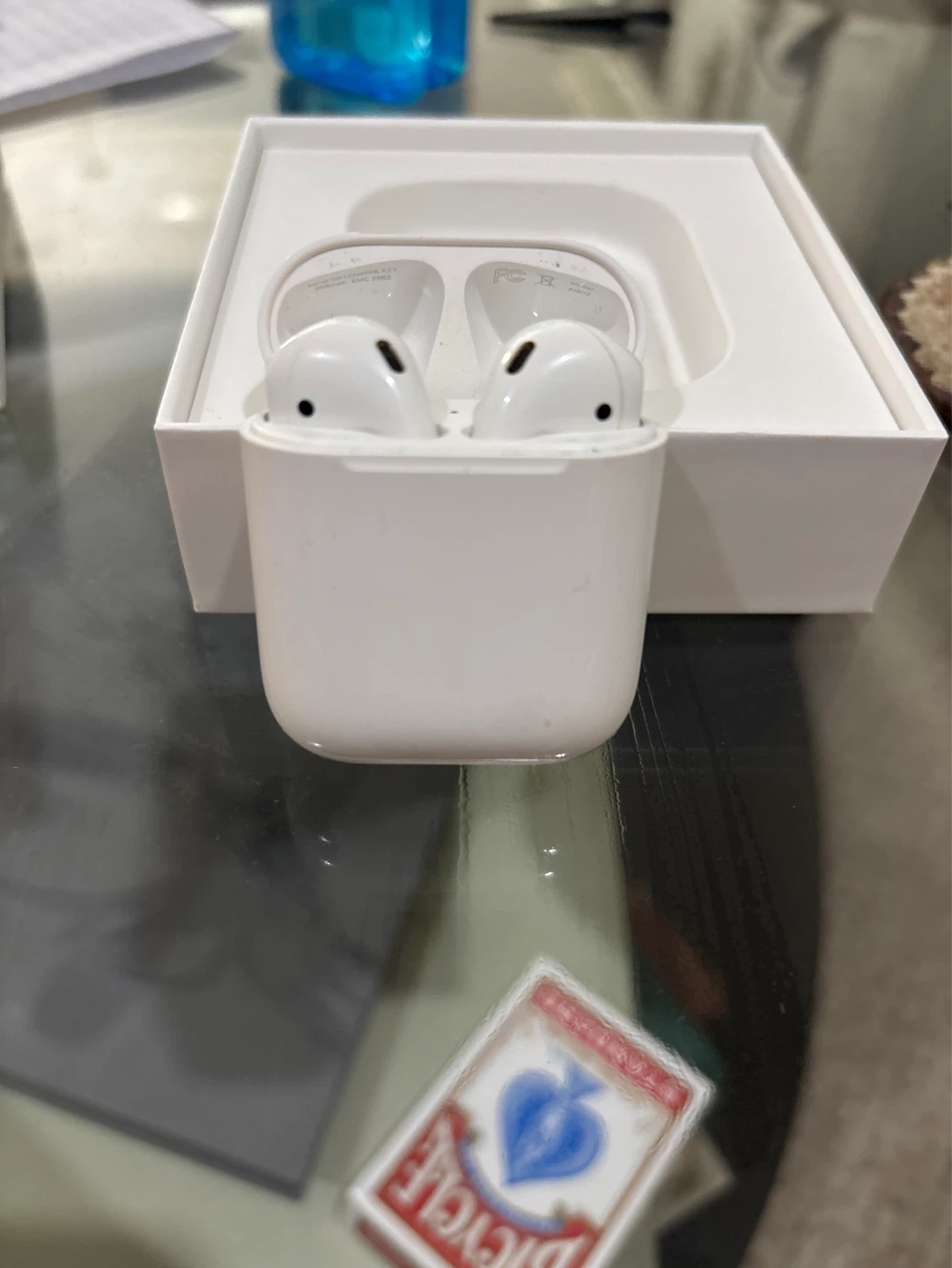 Apple AirPods (2nd Gen) with Charging Case - photo 3