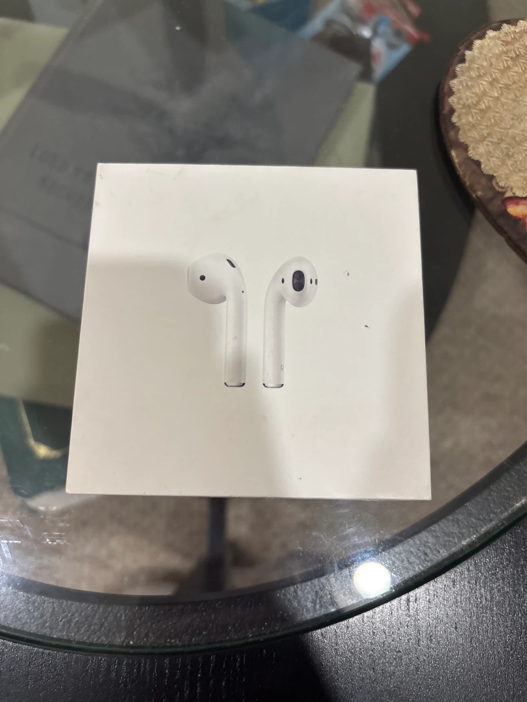 Apple AirPods (2nd Gen) with Charging Case - photo 5