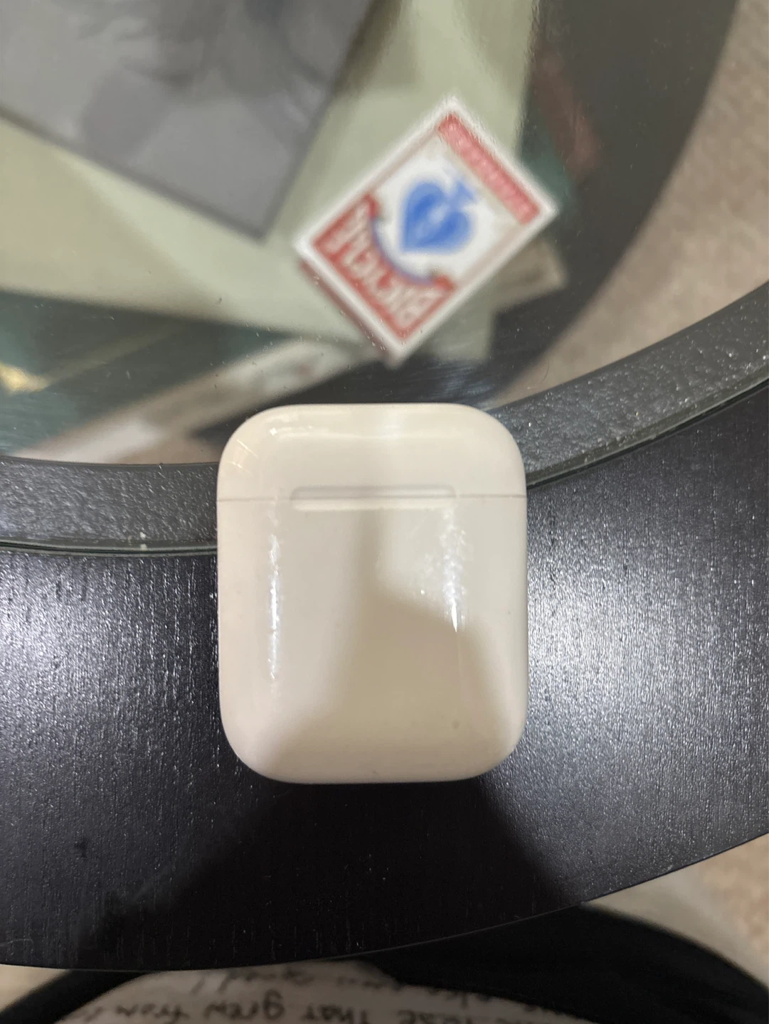 Apple AirPods (2nd Gen) with Charging Case - photo 2