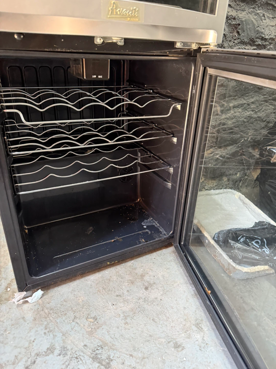 Beverage Refrigerator - photo 3