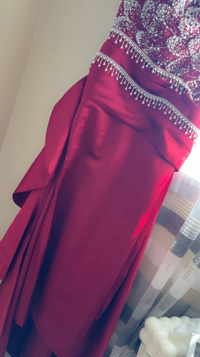 Red Beaded Prom Dress - photo 2