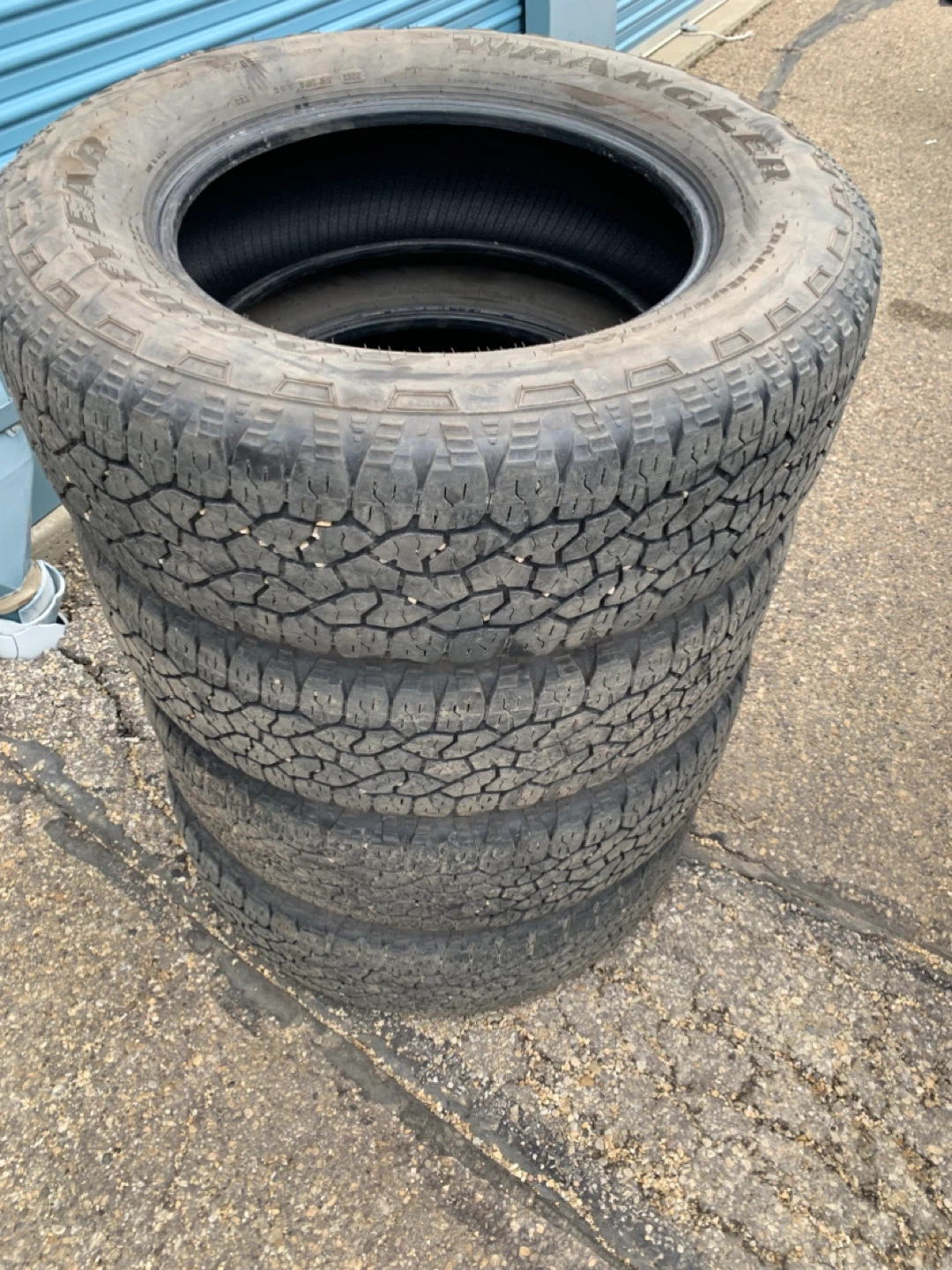 Goodyear Wrangler LT275/65R20 Tire