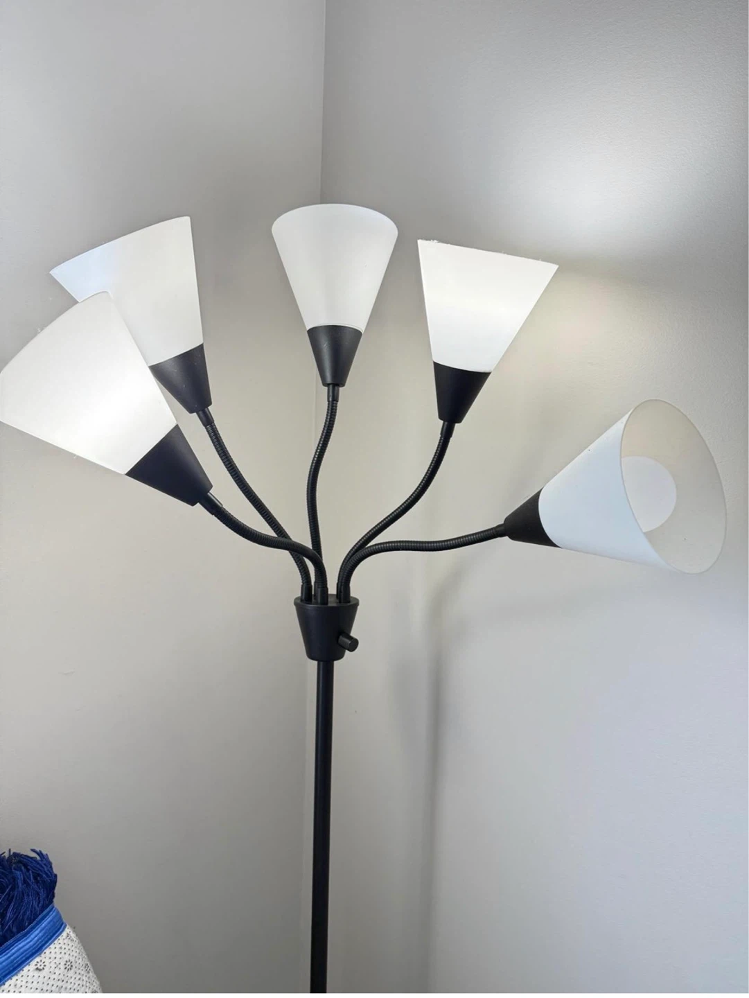 Room Essentials 5-Head Floor Lamp